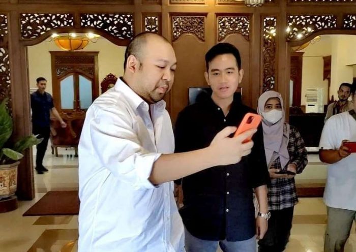 Hina Prabowo dan Putranya, Akun Fufufafa Viral, Diduga Milik Gibran