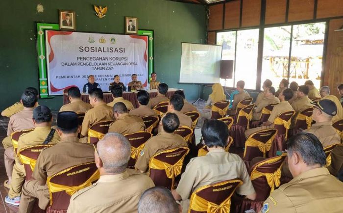 Kajari Gresik Bekali Kades se-Ujungpangkah Ilmu Pencegahan Korupsi 