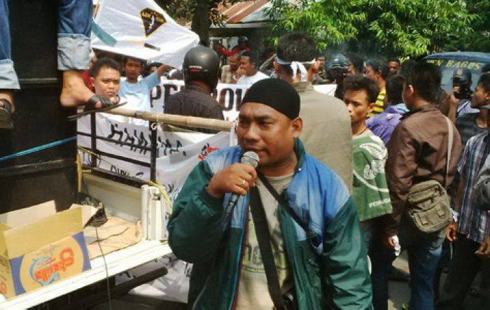 Tuntut Kadispendik Lamongan Mundur, LSM Terbelah