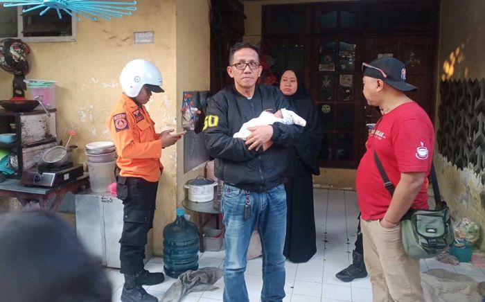 Bayi Terbungkus Jaket Gegerkan Warga Keputih Surabaya