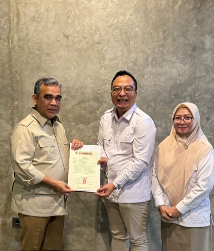 Prabowo Subianto Beri Surat Tugas Alif untuk Running di Pilbup Gresik 2024