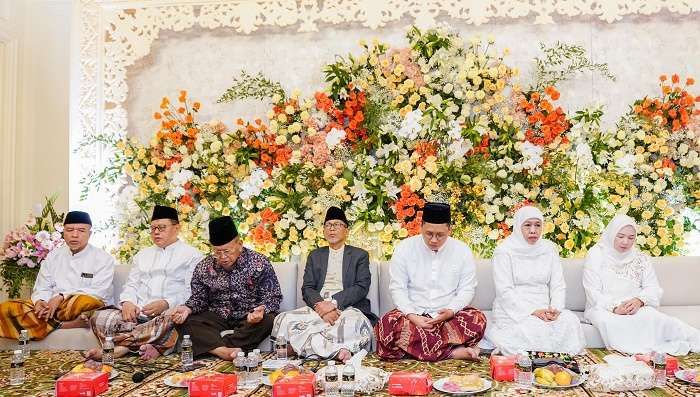 Pengajian Jelang Penikahan Putranya, Khofifah: Bismillah Semoga Lancar dan Jadi Keluarga Samawa