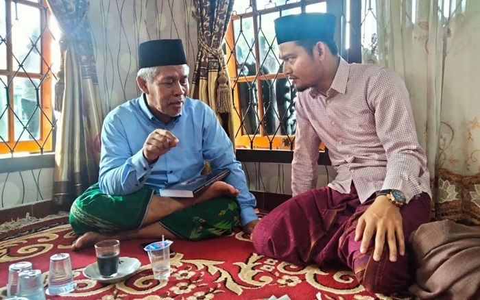 Ada di Palembang, Kiai Marzuki Terlihat Salati Jenazah Katib Syuriah PWNU Jateng di Semarang