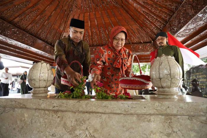 Ziarah ke Makam Bung Karno, Risma-Gus Hans Cicipi Nasi Pecel Khas Blitar