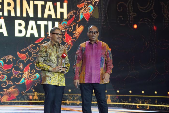 Sukses Tingkatkan Pelayanan Pariwisata, Kota Batu Terima Penghargaan CNN Indonesia Awards 2024