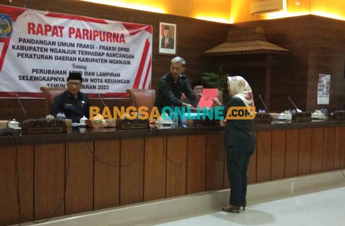 Semua Fraksi di DPRD Nganjuk Sampaikan Pandangan Umum soal Raperda Perubahan APBD 2023