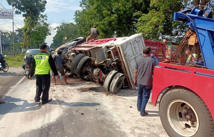 Kecelakaan Libatkan Truk, Mobil, dan Motor di Jalur Madiun-Ponorogo