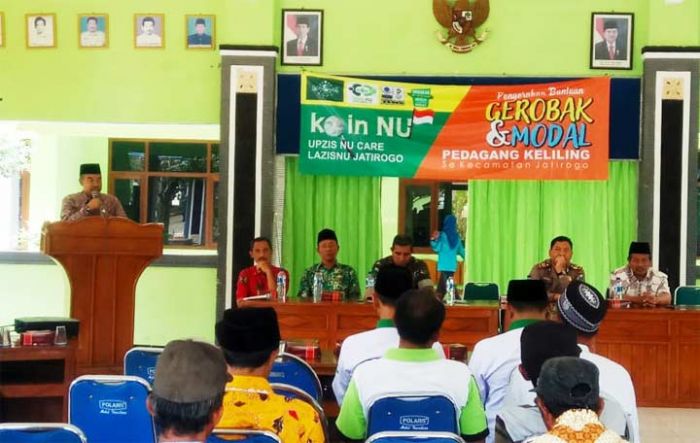 Lazisnu Tuban Serahkan Bantuan Modal Usaha dan Gerobak kepada Pedagang Keliling