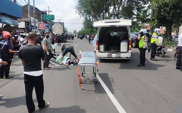 Truk Lindas Pasutri di Waru Sidoarjo, Suami Meninggal, Istri Luka Berat