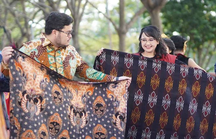 Redesain Motif Panji, Mas Dhito Gelar Kediri Fashion Batik Festival