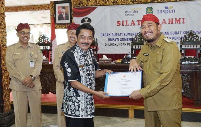 Serahkan SK Pensiun PNS, Bupati Sumenep: Peran dan Tanggung Jawab Jangan Sampai Pensiun