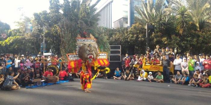 Penampilan Reyog Ponorogo di Car Free Day.