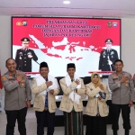 Kapolres Ngawi, AKBP Dwiasi Wiyatputera bersama para Dai Kamtibmas.