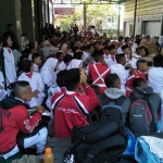 Suasana nobar upacara HUT RI ke-72 di SMAN 1 Kota Blitar. foto: AKINA/ BANGSAONLINE