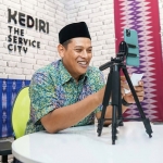 Wali Kota Kediri Abdullah Abu Bakar saat menjadi narasumber pada acara Ngaji di Instagram.