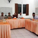 KPU Tuban saat menunggu partai yang hendak mendaftarkan bacaleg.