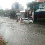 Salah satu titik jalan Letjend Sutoyo hingga Ahmad Yani yang tergenang.