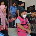 Eks Kepala BPKPD Kabupaten Pasuruan saat ditangkap.