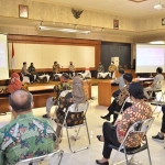 Bupati Sambari bersama Forkopimda dan OPD ketika menggelar rapat evaluasi penanganan Covid-19. (foto: ist).