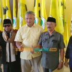 Bacawabup Kediri Ari Purnomo Adi (tengah) bersama Tim saat diterima Pengurus DPD Partai Golkar Kabupaten Kediri. FOTO: Muji Harjita/BANGSAONLINE