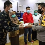 Salah satu bacalon bersama Kapolres Mojokerto. foto: SOFFAN/ BANGSAONLINE