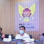 Dari kiri: Komandan Kodim 0809 Kediri Letkol Inf. Rully Eko Suryawan, Wali Kota Kediri Abdullah Abu Bakar, dan Kapolres Kediri Kota AKBP Eko Prasetyo. (foto: ist)