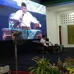 Prof. Dr. KH. Asep Saifuddin Chalim, M.A. saat memberikan mau