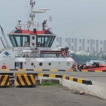  Kapal saat bersandar di Pelabuhan Gresik. FOTO: BANGSAONLINE.com