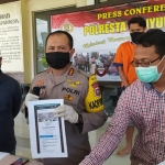 Kapolresta Kombes Pol Arman Asmara Syarifuddin menunjukkan tersangka dan barang bukti.