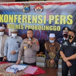 Polres Probolinggo menggelar konferensi pers kasus penyerangan terhadap Ahsan Qomaruzzaman (32) atau yang biasa disapa Gus Aka, Pengasuh Pondok Pesantren Zainul Hasan Genggong, Pajarakan, Kabupaten Probolinggo, Jumat (21/5/2021) pagi. (foto: ist)