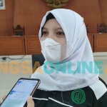 Ketua Perkumpulan Disabilitas Kabupaten Kediri, Umi Salamah. Foto: MUJI HARJITA/BANGSAONLINE