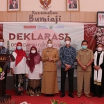 Desa Gunungsari dideklarasikan sebagai Desa Damai Gunungsari oleh Wahid Foundation di Pendopo Kecamatan Bumiaji, Kota Batu, Senin (31/5/2021). (foto: ist)