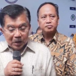 Wapres Jusuf Kalla saat memberikan keterangan.