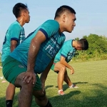 Pemain Persatu berlatih jelang menjamu Madura United di Stadion Bumi Wali, Sabtu (15/6) besok.