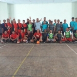 Peserta futsal foto bersama sebelum pertandingan.