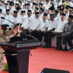 Gubernur beserta Wakil Gubernur dan Sekda Prov Jatim bersilahturahmi dengan jajaran Komisaris, Direksi serta karyawan dan karyawati BUMD Prov Jatim dalam rangka Halal Bihalal Idul Fitri 1440 H di Jatim Expo Surabaya. foto: ist