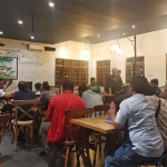 Suasana Ngobar DPRD dengan Jurnalis di Tuban.