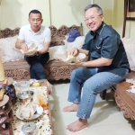 drh. Hamy Wahjunianto saat bersama Bupati Ponorogo, Sugiri Sancoko. foto: istimewa