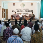 Kiai Asep saat ajang silaturahim bersama ketua MWC dan ketua Korcam se-Kabupaten Mojokerto.