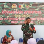 Pasiter Kodim 0809/Kediri, Lettu Inf Iskak, saat memberi sambutan. Foto: Ist