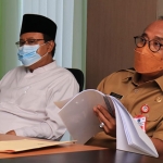 Wali Kota Pasuruan Saifullah Yusuf (Gus Ipul) didampingi Pj. Sekretaris Daerah Kota Pasuruan Anom Surahno hadir dalam Rapat Umum Pemegang Saham (RUPS) Bank Perkreditan Rakyat (BPR) Kota Pasuruan di Ruang Rapat Untung Suropati II Kota Pasuruan, Senin (19/4/2021). (foto: ARDIANZAH/BANGSAONLINE)