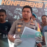 Pers rilis oleh Kapolres Trenggalek AKBP Didit Bambang Wibowo Saputro. foto: HERMAN S/ BANGSAONLINE