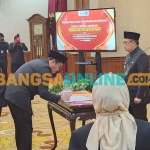 Pj Gubernur Jatim, Adhy Karyono, saat melantik 15 pejabat eselon II. Foto: DEVI FITRI AFRIYANTI/BANGSAONLINE