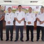 Bupati bersama kepala OPD terkait usai acara pembinaan kades.