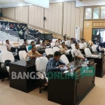 Suasana rapat paripurna DPRD Jombang tentang R-APBD tahun 2017, Jumat (18/11).
foto: RONY S/ BANGSAONLINE