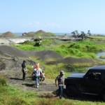 Tim Kejati, Perhutani, Dinas Lingkungan Hidup meninjau lokasi tambang pasir besi di pesisir Lumajang. Foto: imron/BANGSAONLINE