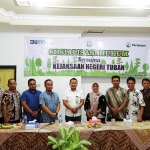 Kejari Tuban bersama KPH dan LMDH Kebonharjo saat memberikan penerangan hukum.