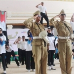 AKSI: Performance Art yang disuguhkan tim pelajar sebuah SMA Sidoarjo di acara Pajak Bertutur, di Pendopo Delta Wibawa, Jumat (9/11). Foto: ist