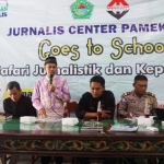 Jurnalis Center Pamekasan saat Safari Jurnalistik di MAN 1 Pamekasan.