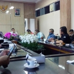 Komunitas Peduli Pendidikan Anak (KPPA) saat hearing dengan Komisi D DPRD Jember.